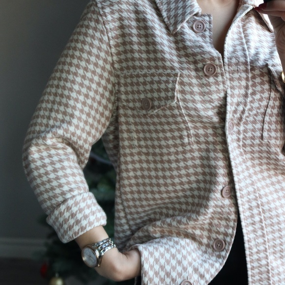 Shacket - Picture 2 of 5